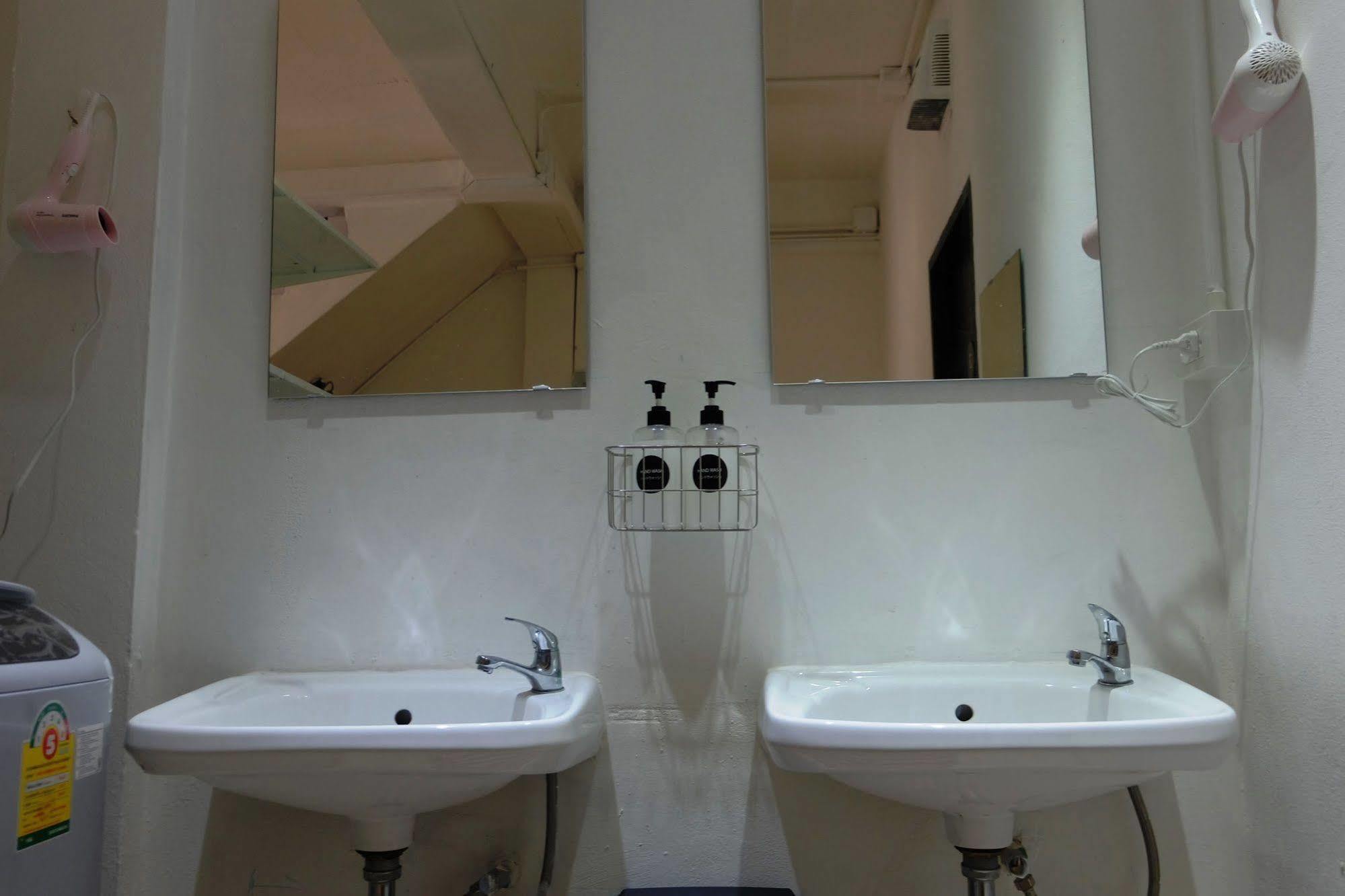 Seek Sleep Hostel Bangkok Eksteriør bilde