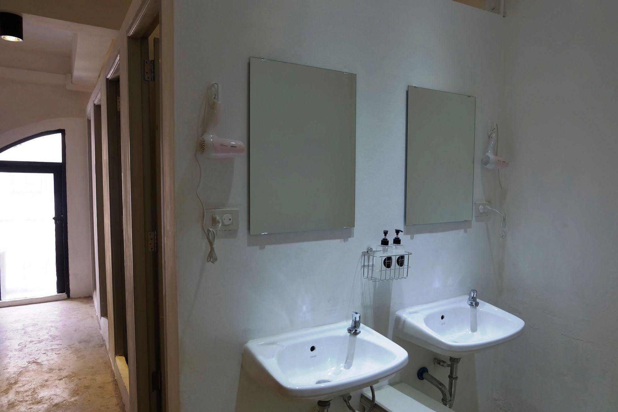 Seek Sleep Hostel Bangkok Eksteriør bilde
